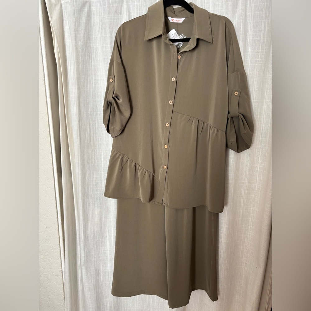 Women’s Matching Set - Picture 3 of 4